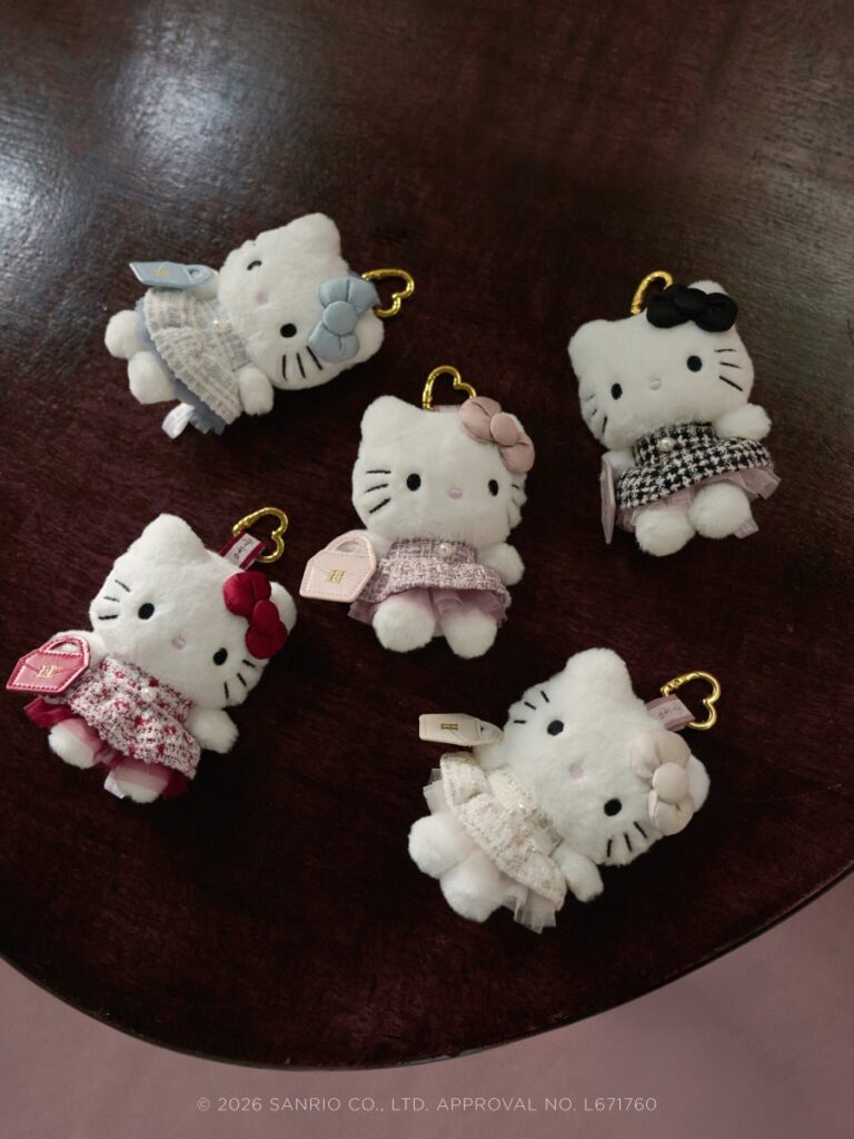 HLT x Hello Kitty Plush Charm（rose pink/ecru/red/black/pale blue）¥4,600