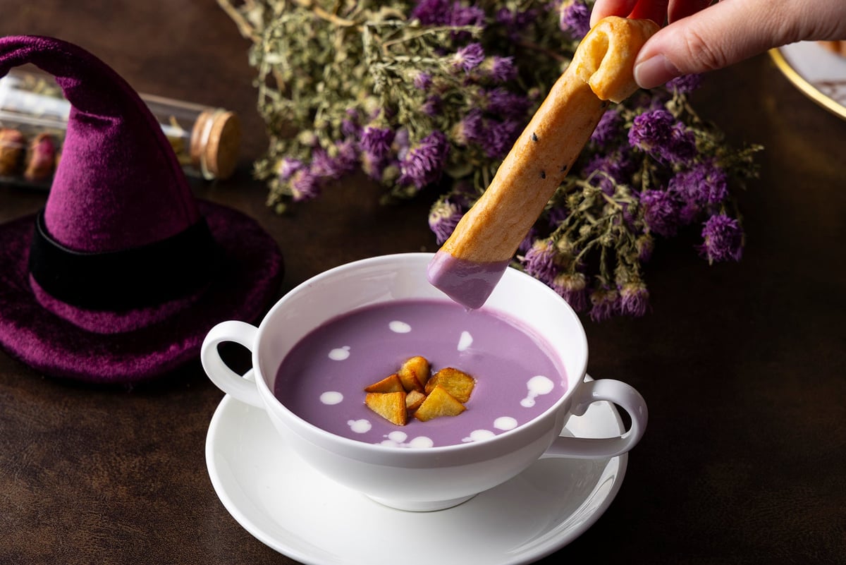 Apprentice baker's staff & purple smoke potage