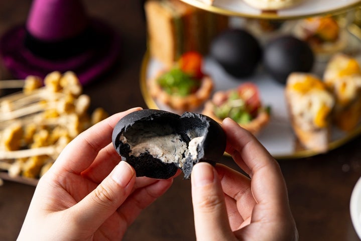 Top-Ranked Autumn 'Petit Boulangerie' Afternoon Tea at Hilton Tokyo