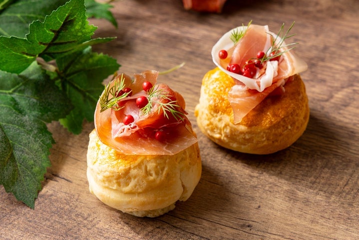 Hilton Tokyo's Metropolitan Grill Returns with Top-Ranked 'Adam and Eve Meat Afternoon Tea'