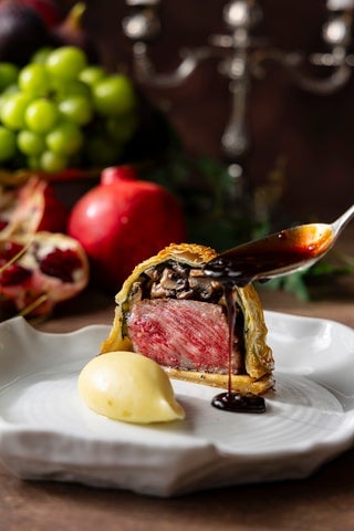 Hilton Tokyo's Metropolitan Grill Returns with Top-Ranked 'Adam and Eve Meat Afternoon Tea'