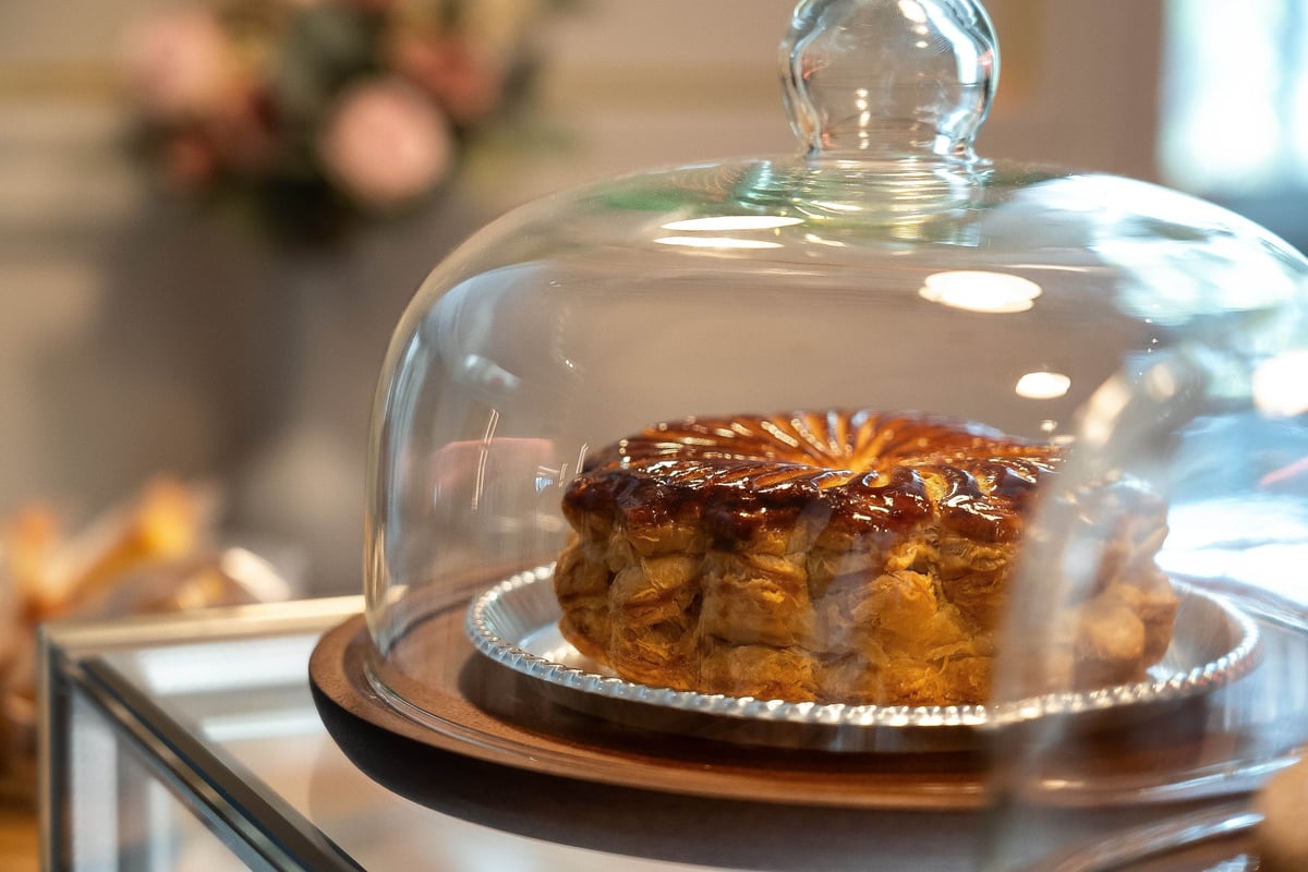 Hilton Tokyo Odaiba Opens LE CHOU CHOU -SWEETS&DELI- with Elegant Sweets and Savory Delicacies