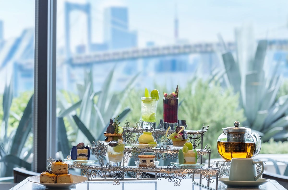 Hilton Tokyo Odaiba Offers All-You-Can-Eat Scones and Sandwiches with Seasonal Shine Muscat Afternoon Tea