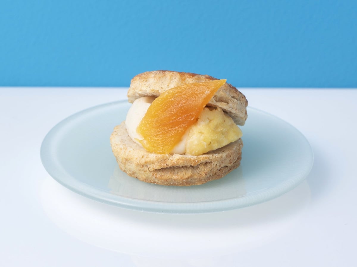 Tropical Fruit Sandwich with White Anko Cream Cheese 1 piece ¥598 / an and an (Gransta Tokyo / B1 Gin no Suzu Area inside the ticket gate)