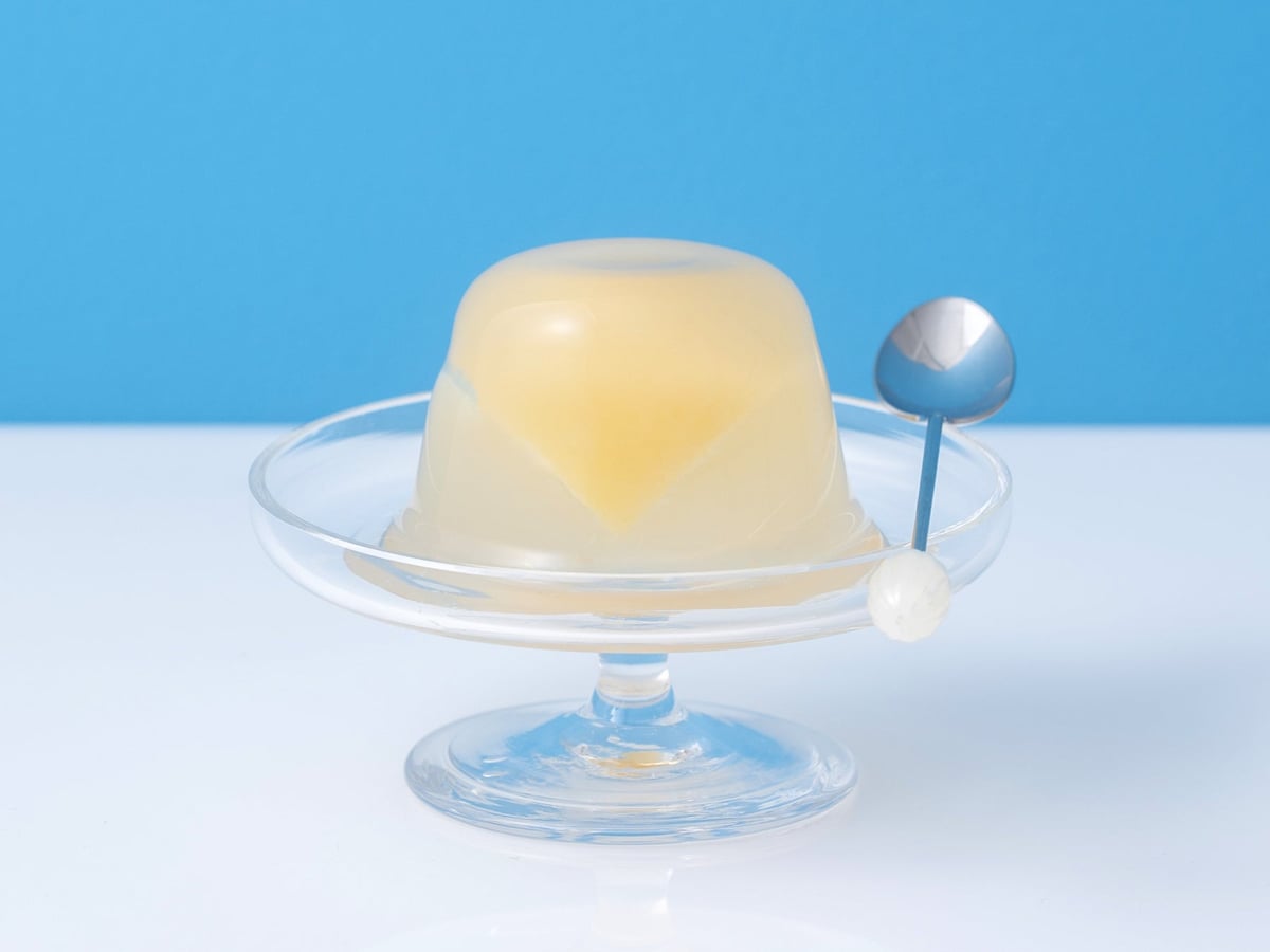 White Peach Jelly from Kouro-an 1 piece ¥480 / Kouro-an (Gransta Tokyo / B1 Gin no Suzu Area inside the ticket gate)