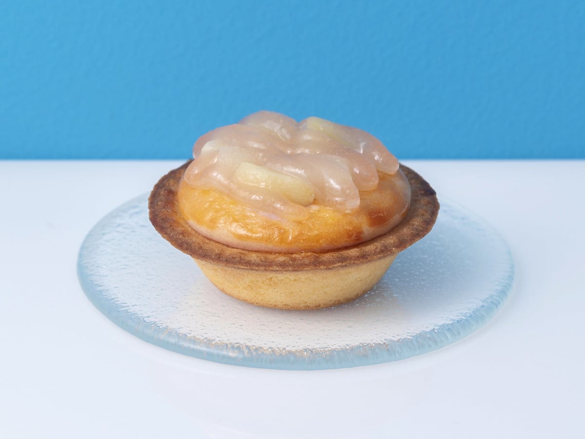 Fresh Baked Peach Cheese Tart 1 piece ¥351 / BAKE CHEESE TART (Gransta Marunouchi / Outside B1 Marunouchi Underground North Exit Ticket Gate)
