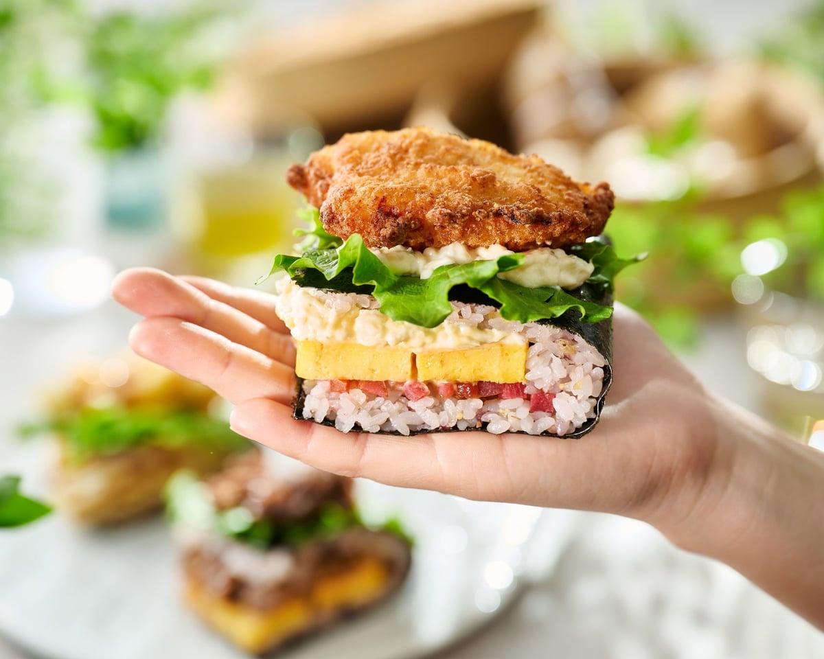 Hokka Hokka Tei's innovative 'Mirai Bento' called 'One Hand BENTO' will be available at the event.
