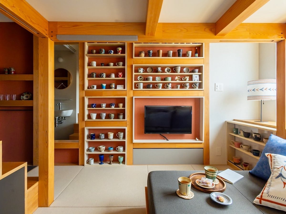 The Yachimun room has only 4 spaces. Yachimun pottery can be freely used