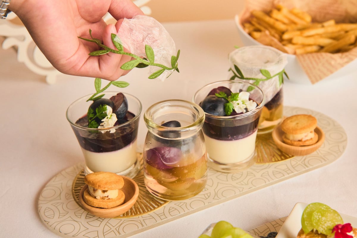 Grape panna cotta with Shine Muscat and Kyoho grapes