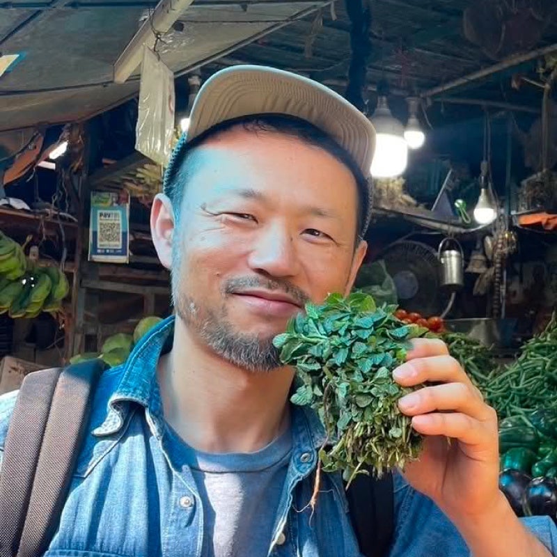 Shinsuke Yamasaki of Shivakari Wara, who discovered the fun of Indian cuisine during travels in India and started cooking himself. After Ginza Gurgaun, opened Shivakari Wara food stall, and in 2013, opened the same shop in Sangenjaya.
