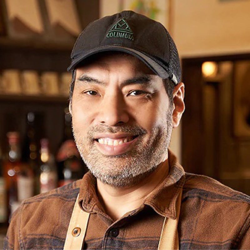 Shuji Tamura of Katchal Bacha, who traveled around India, Nepal, and Thailand for about two years, then trained at Daba India and Shinjuku Bombay after returning. Opened Katchal Bacha in 2010.