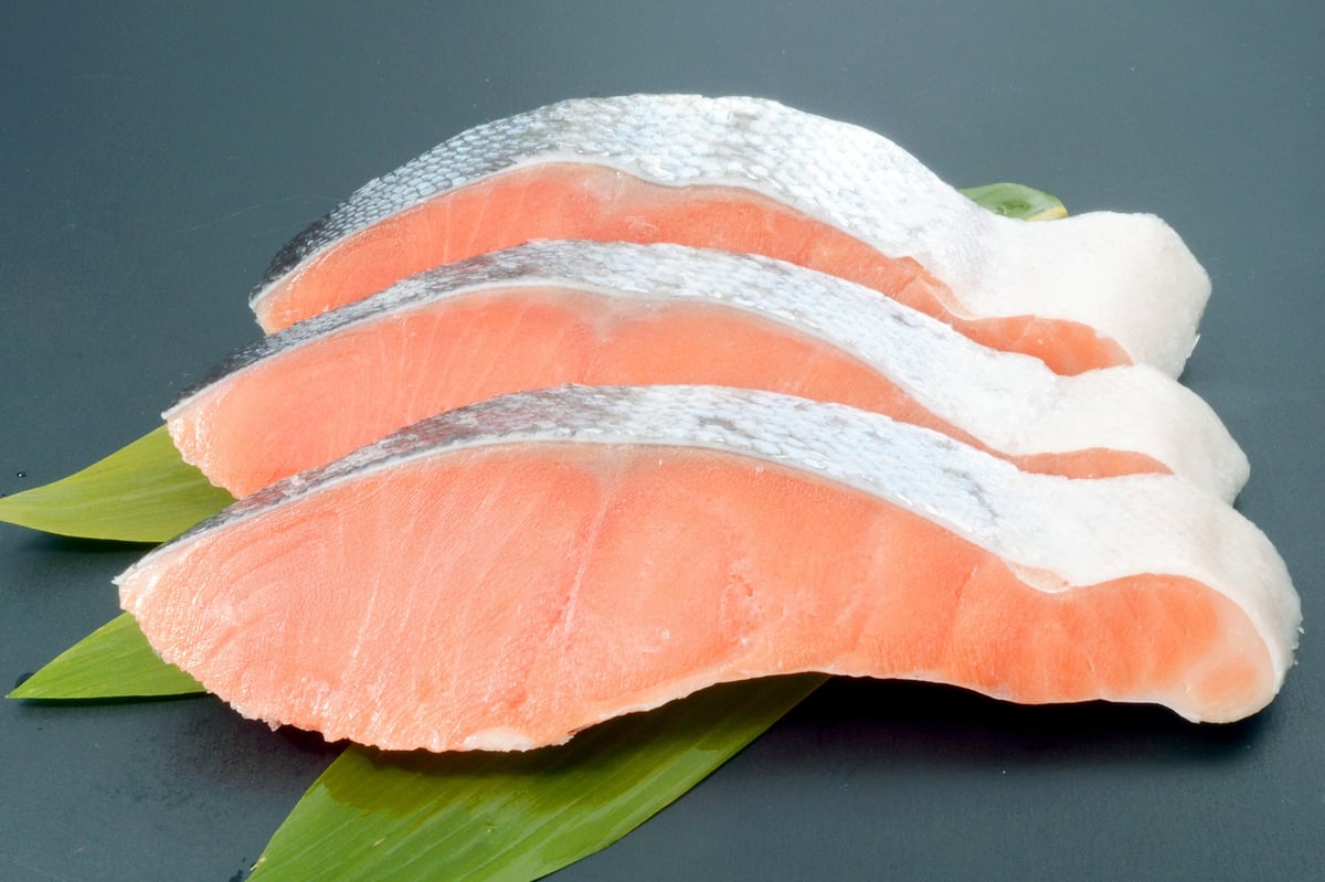 Salted salmon fillet — ¥200 (tax included) per piece