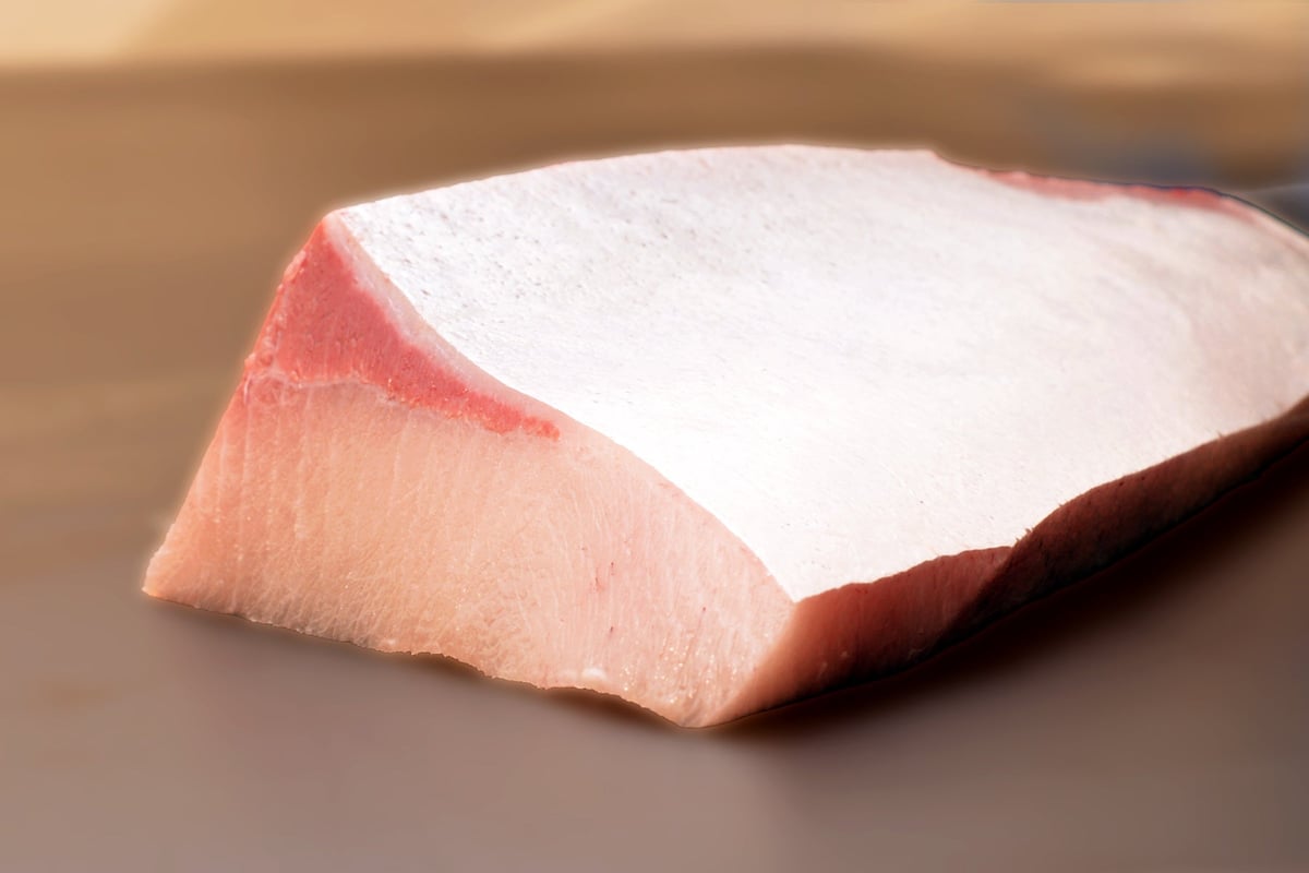 Yellowtail sashimi block — ¥400 (tax included) per 100g