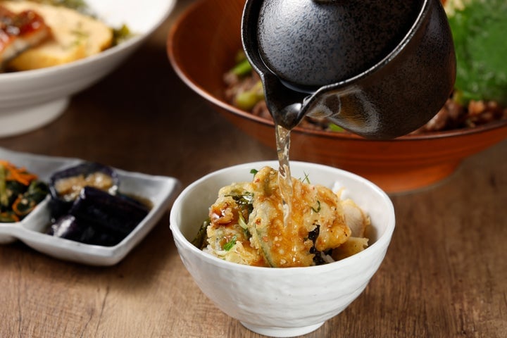 Komefuku Opens in Osaka with Unique Four-Dashi Bar and New Tempura Sushi Menu