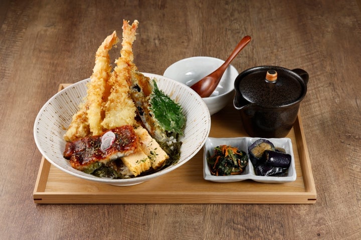 Komefuku Opens in Osaka with Unique Four-Dashi Bar and New Tempura Sushi Menu