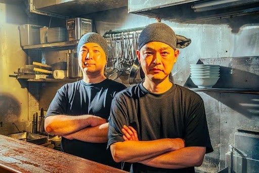 President Makoto Anzaki of Ramen Kasumi, operated by TEBO Corporation (photo on the right).