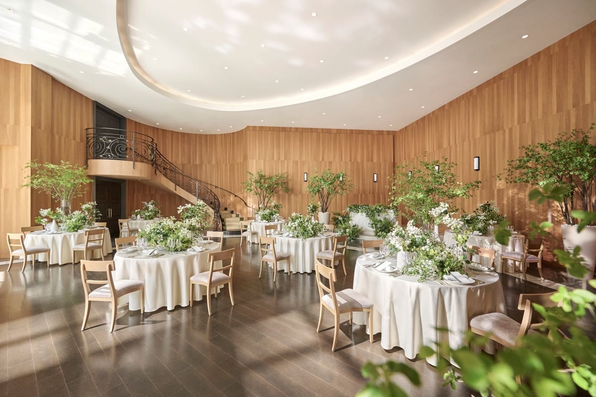 Reception hall image