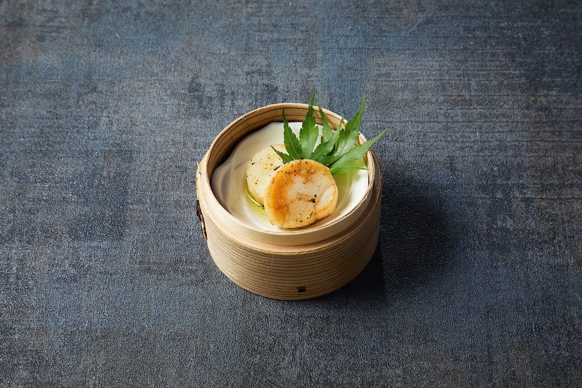 Scallops and Taro in 'Chinese Green Tea' Oil