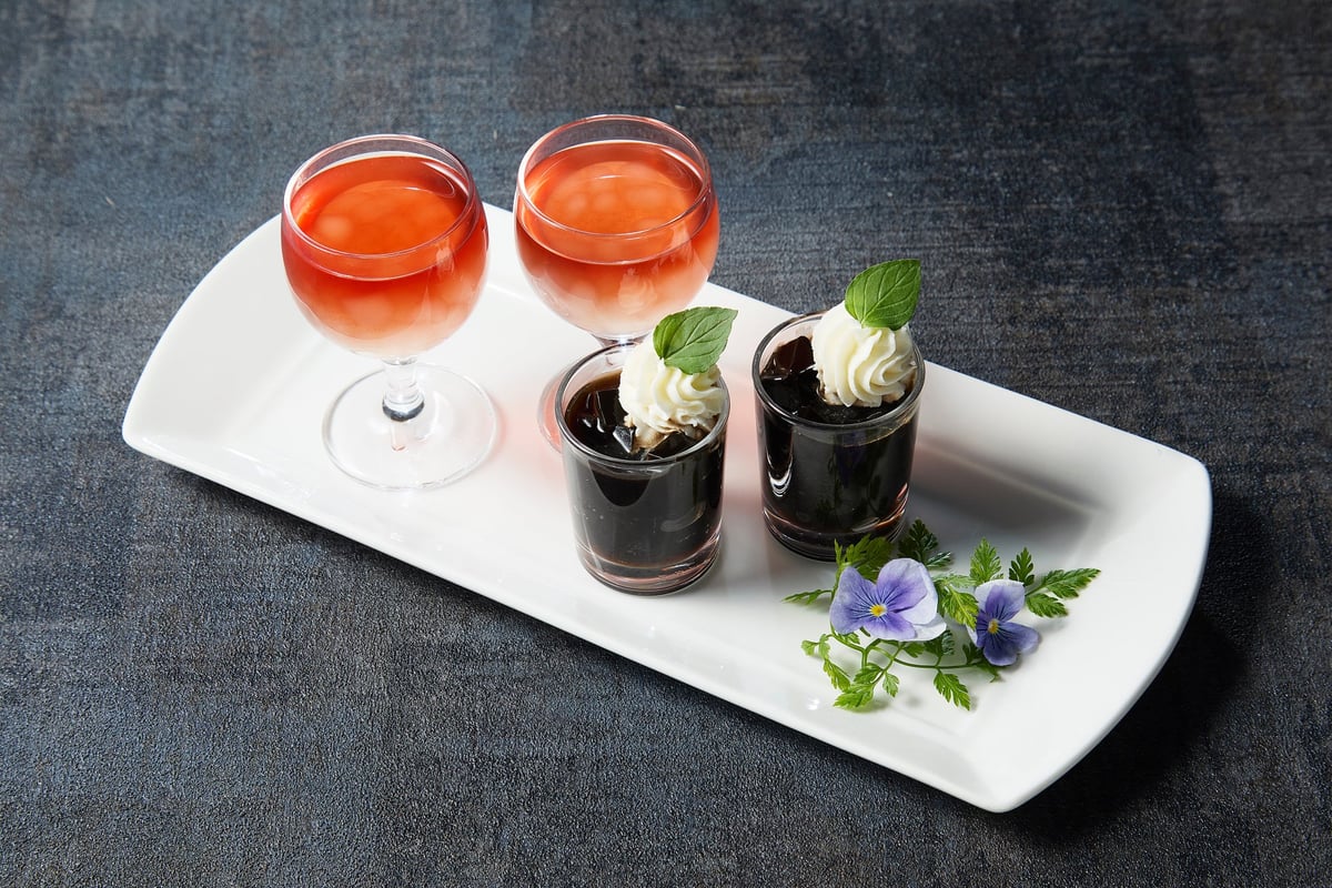 Konjac Tapioca in 'Aqua Frutti' (left)