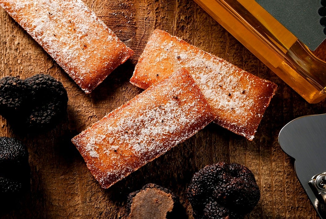 LE FEUILLES Mille-Feuille and More at Daimaru Tokyo Store