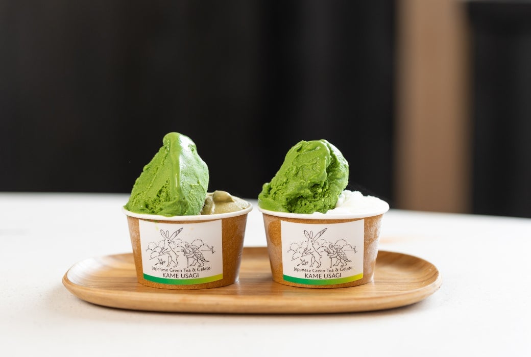 KameuSagi Gelato (single size) ¥660, double size ¥880 (eat-in only)