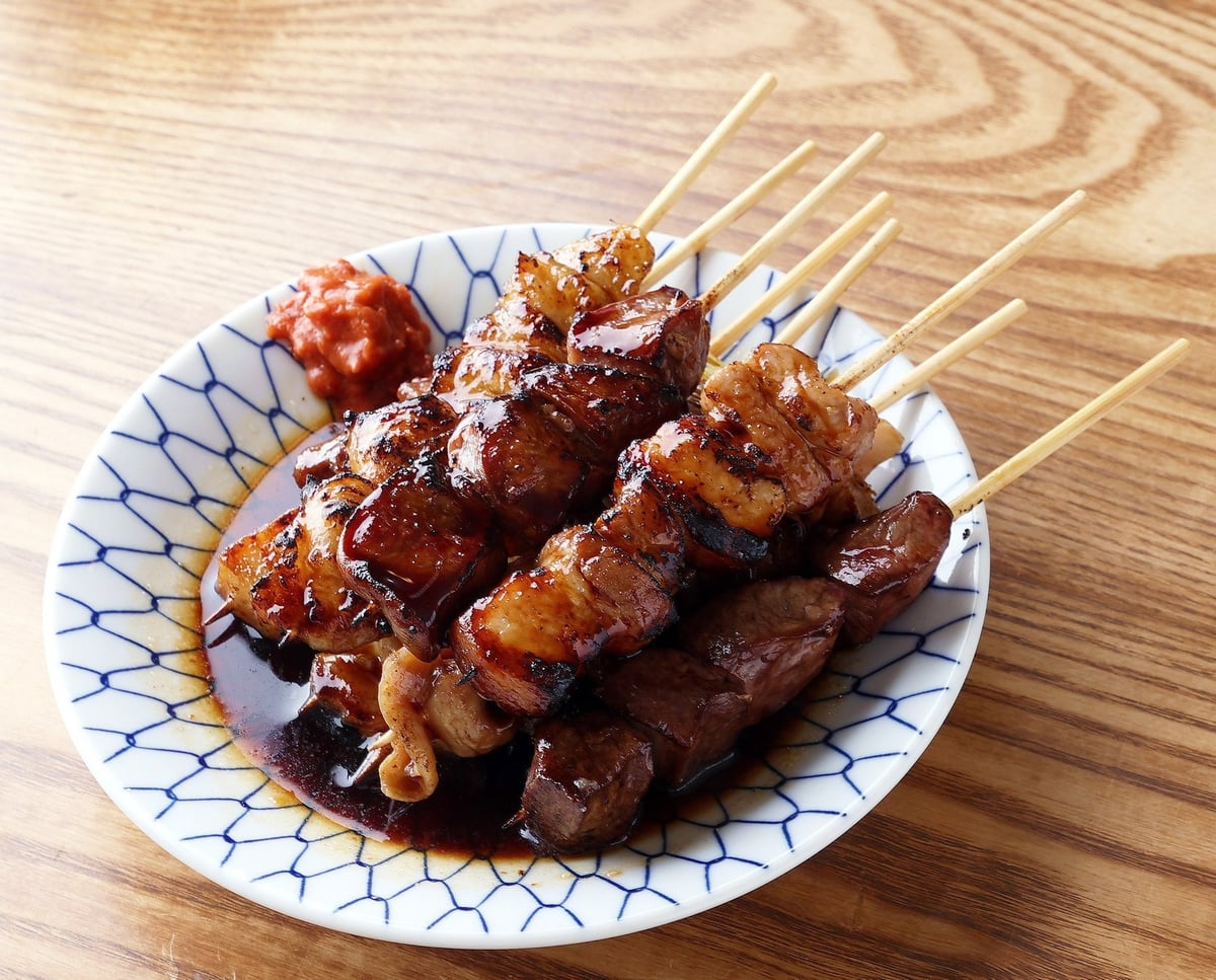 New Izakaya 'Motsuyaki Kushikatsu Asachan' Opens in Hiratsuka