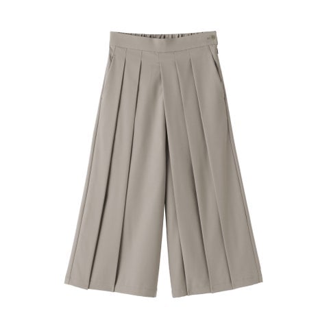 Muji Launches New "Straight Tailored" Clothing Series in Japan