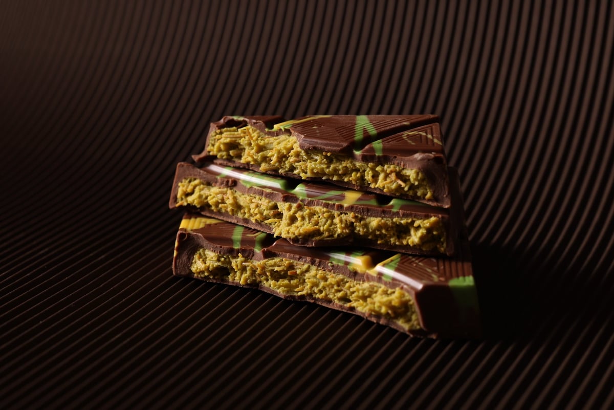 Divan Pistachio Dovai Chocolate 80g — ¥3,489 (tax included)