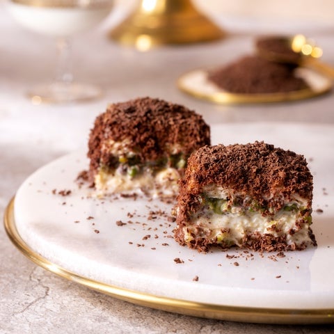Nadir Gullu Introduces Cold Pistachio Baklava and divan Dubai Chocolate at Shinjuku Takashimaya