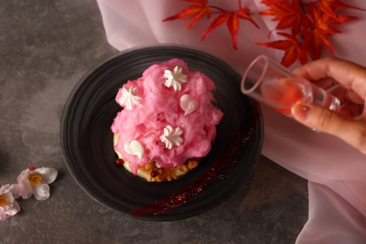 Parfait expressing the fleeting beauty and cuteness of Four Seasons Cherry Blossom