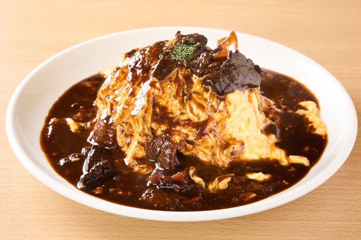 Hayashi Omelette Rice (limited-time menu) — ¥990 (tax included)