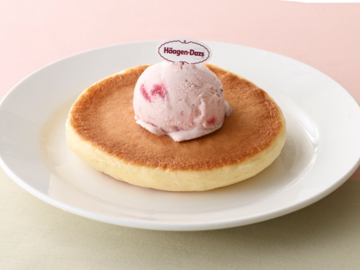 Pancake with Haagen-Dazs Strawberry