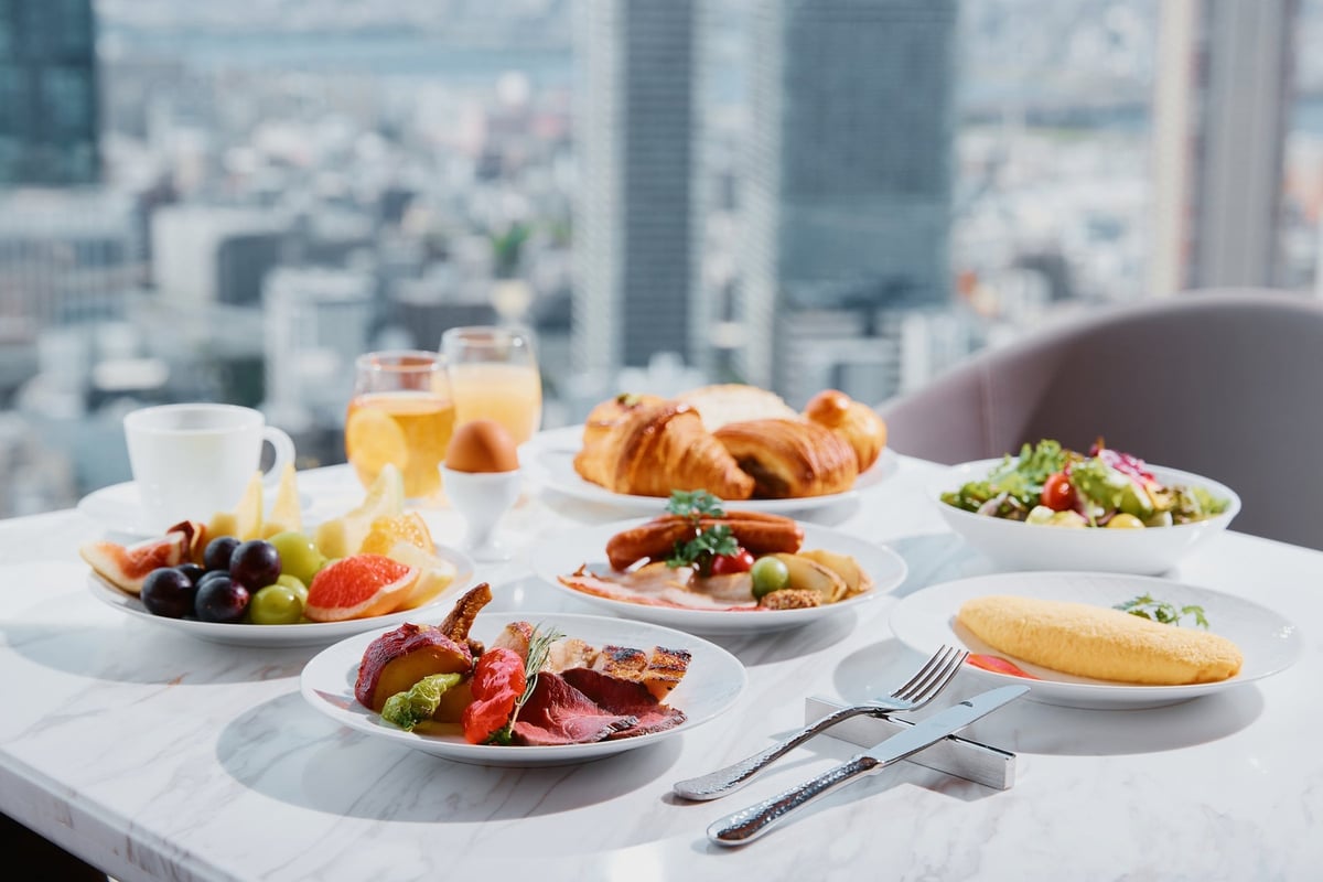 A breakfast buffet that invites a pleasant awakening, featuring chef's colorful and carefully prepared dishes.