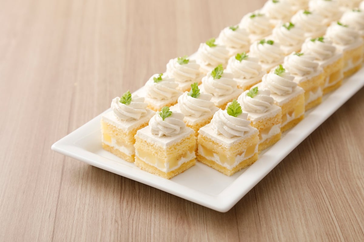 Premium Karubi Offers All-You-Can-Eat Seasonal Desserts and Homemade Gelato in Japan