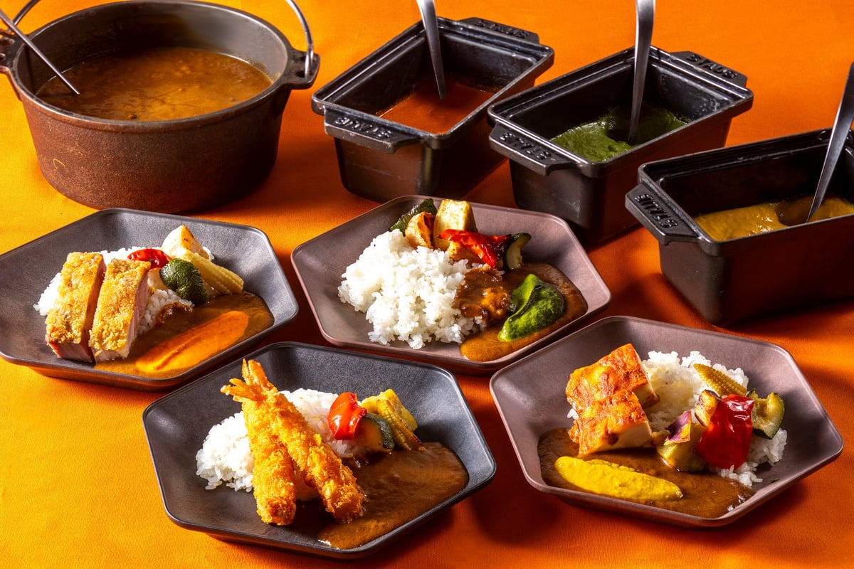 Original curry with three types of sauce — ¥780 (tax included).