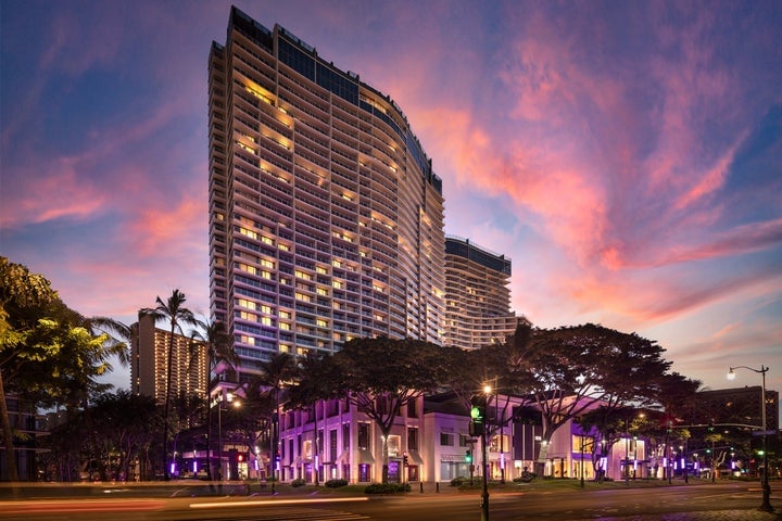 Top-Ranked Ritz-Carlton Waikiki Beach Debuts Immersive Experiences