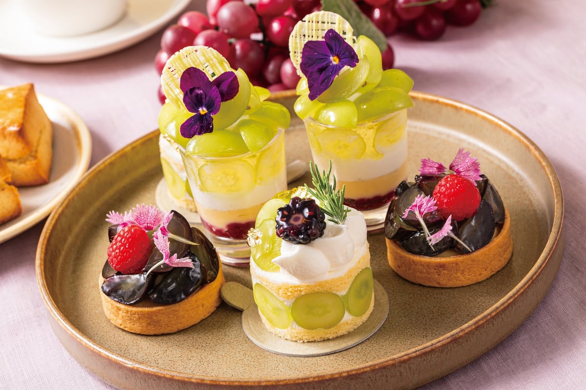 Rose Hotel Yokohama Debuts Shine Muscat Grape Fair with Seasonal Sweets