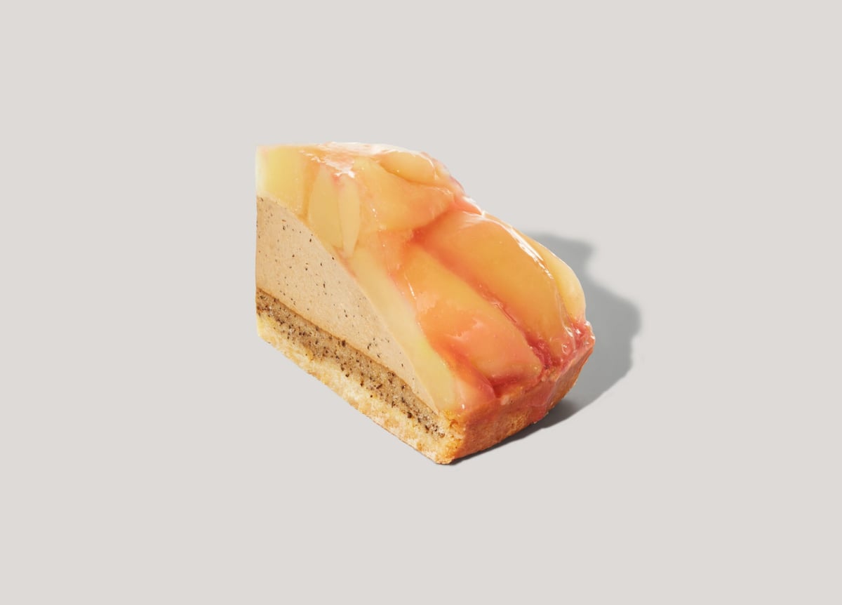 Starbucks Japan Unveils New Peach Beverages for Summer June 24