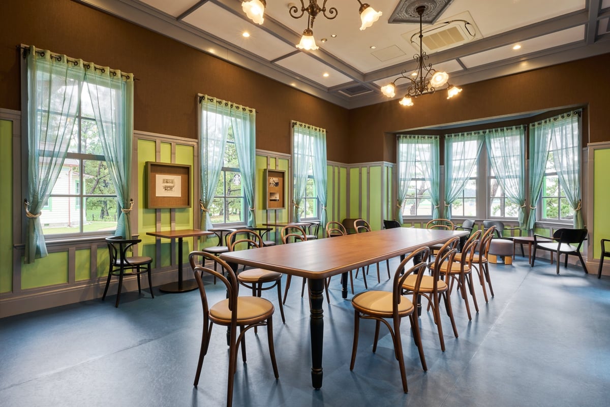 Starbucks Opens Seasonal Cafe in Historic Yokohama Umi-no-Koen Park Building