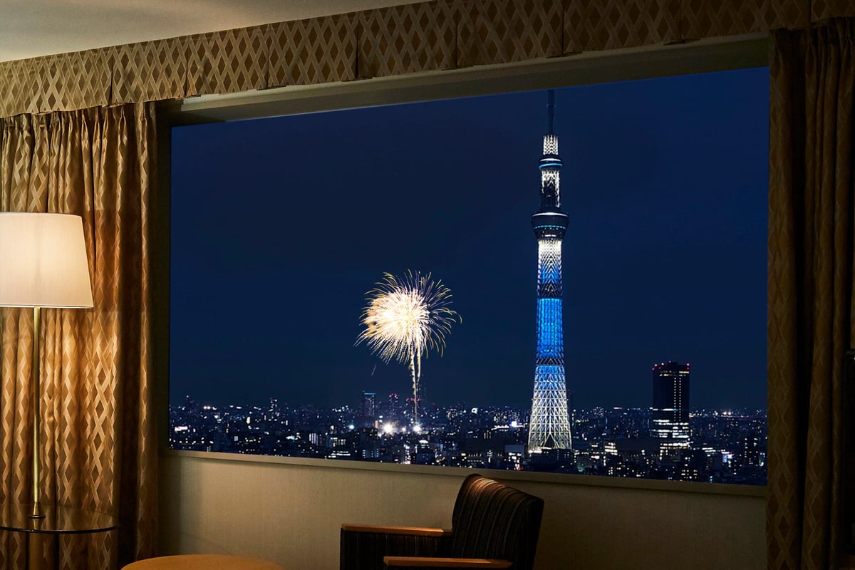 Enjoy a luxurious view from your room to avoid crowds. Both Hall 1 and Hall 2 are available for viewing.