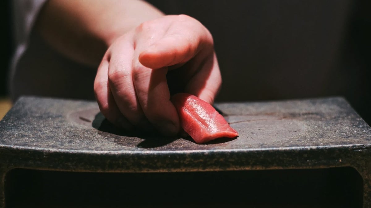 Sushidokoro Ninomiya Opens in Shinjuku with Edo-Style Sushi from ¥80 and 15-Piece Course at ¥2,980
