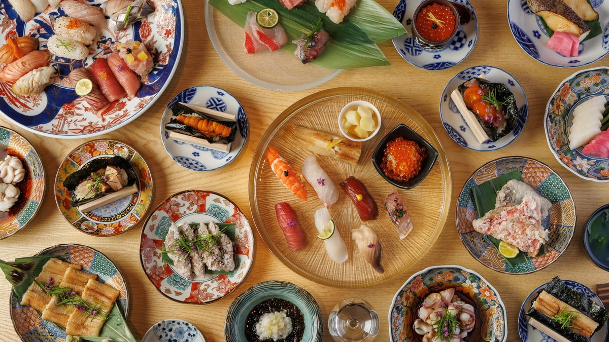 Sushidokoro Ninomiya Opens in Shinjuku with Edo-Style Sushi from ¥80 and 15-Piece Course at ¥2,980