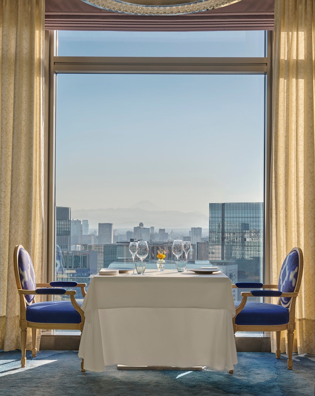 Mandarin Oriental Tokyo - French fine dining 'Signature'