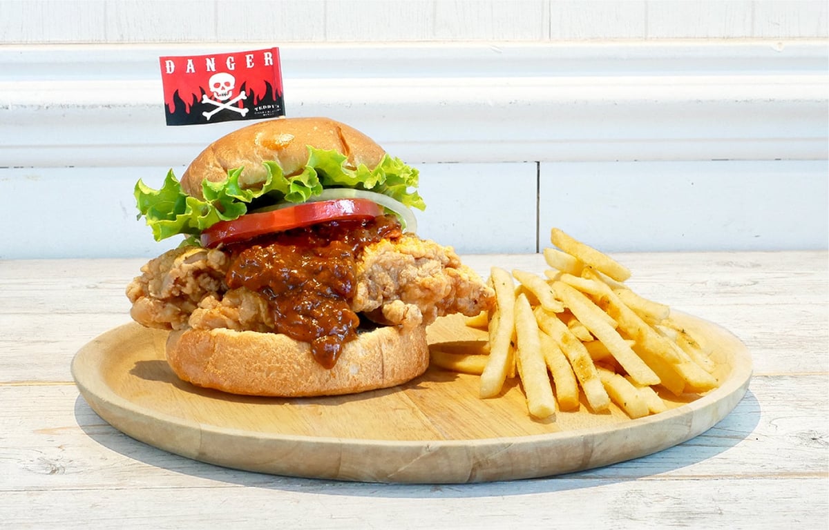 Teddy's Bigger Burgers Launches Spicy Chicken Burger with Limited Stock in Harajuku, Chiba, and Gifu
