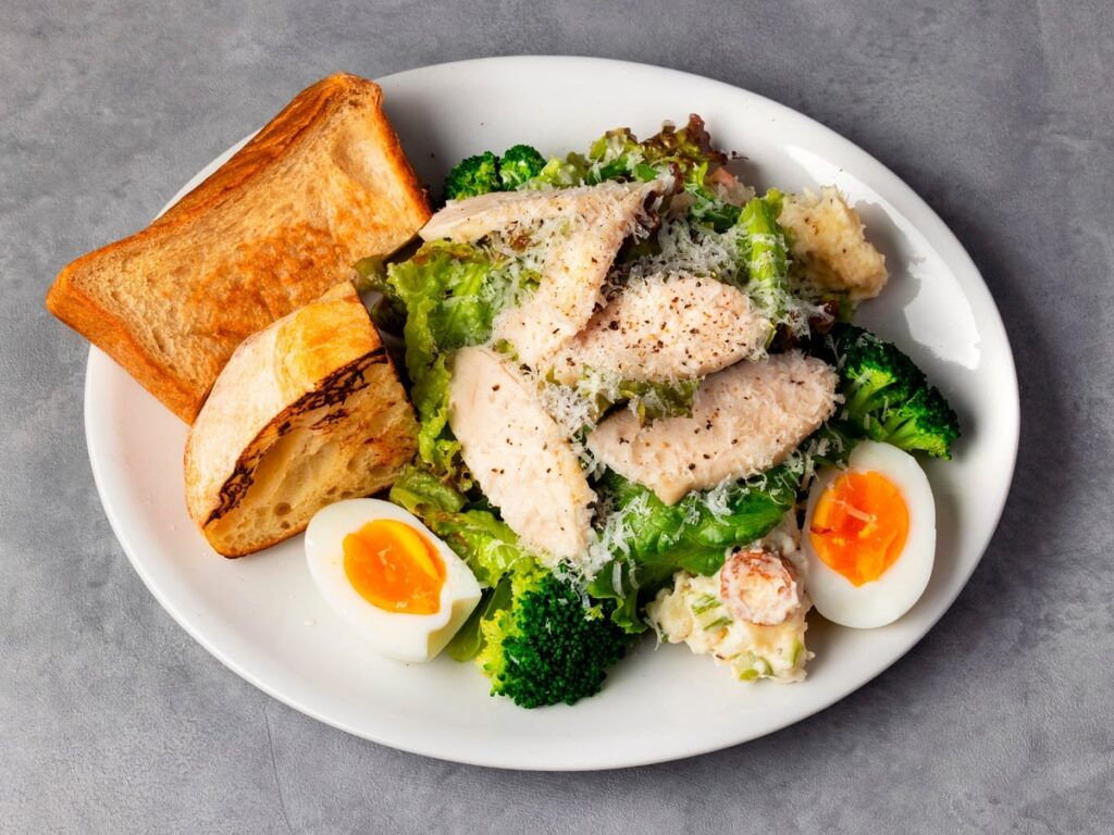 Chicken Caesar Salad with Bread — ¥1,500 (tax included ¥1,650)
