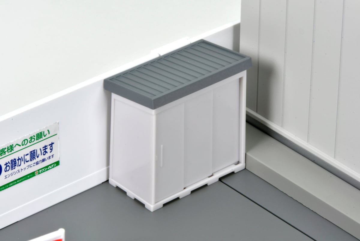 Tomytec's 1/64 Scale Seven-Eleven Convenience Store Model Priced at ¥26,400 in Japan September 10