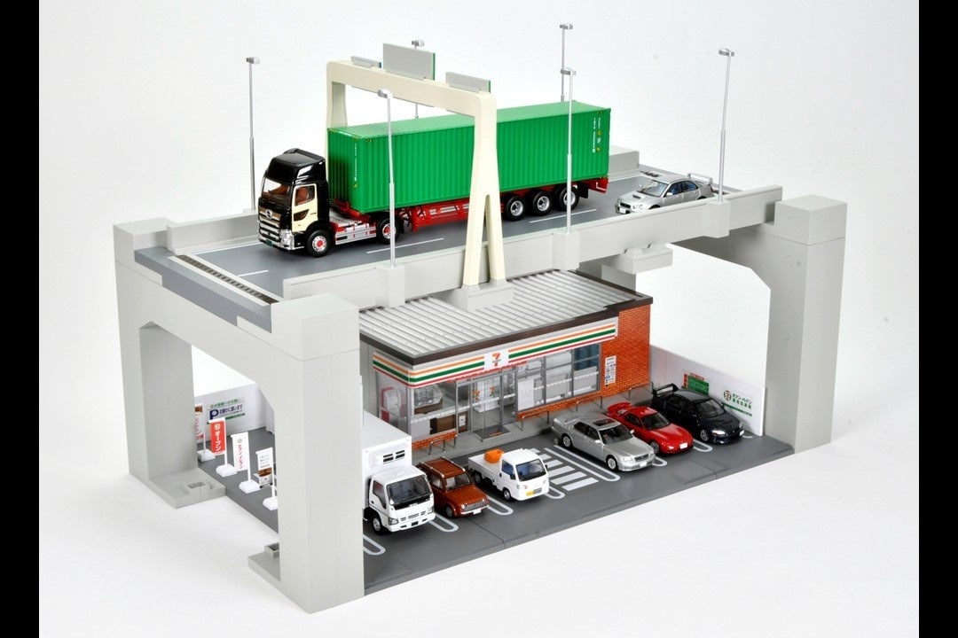 Tomytec's 1/64 Scale Seven-Eleven Convenience Store Model Priced at ¥26,400 in Japan September 10