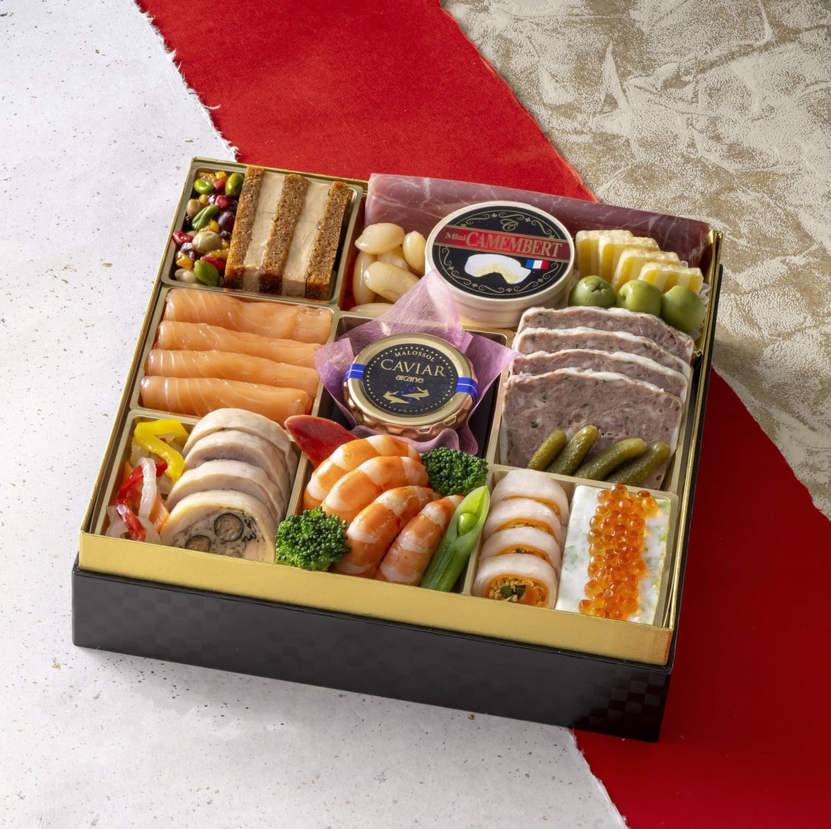 Yokohama Grand Intercontinental Hotel Offers Luxurious 2027 Osechi Three-Tiered Set