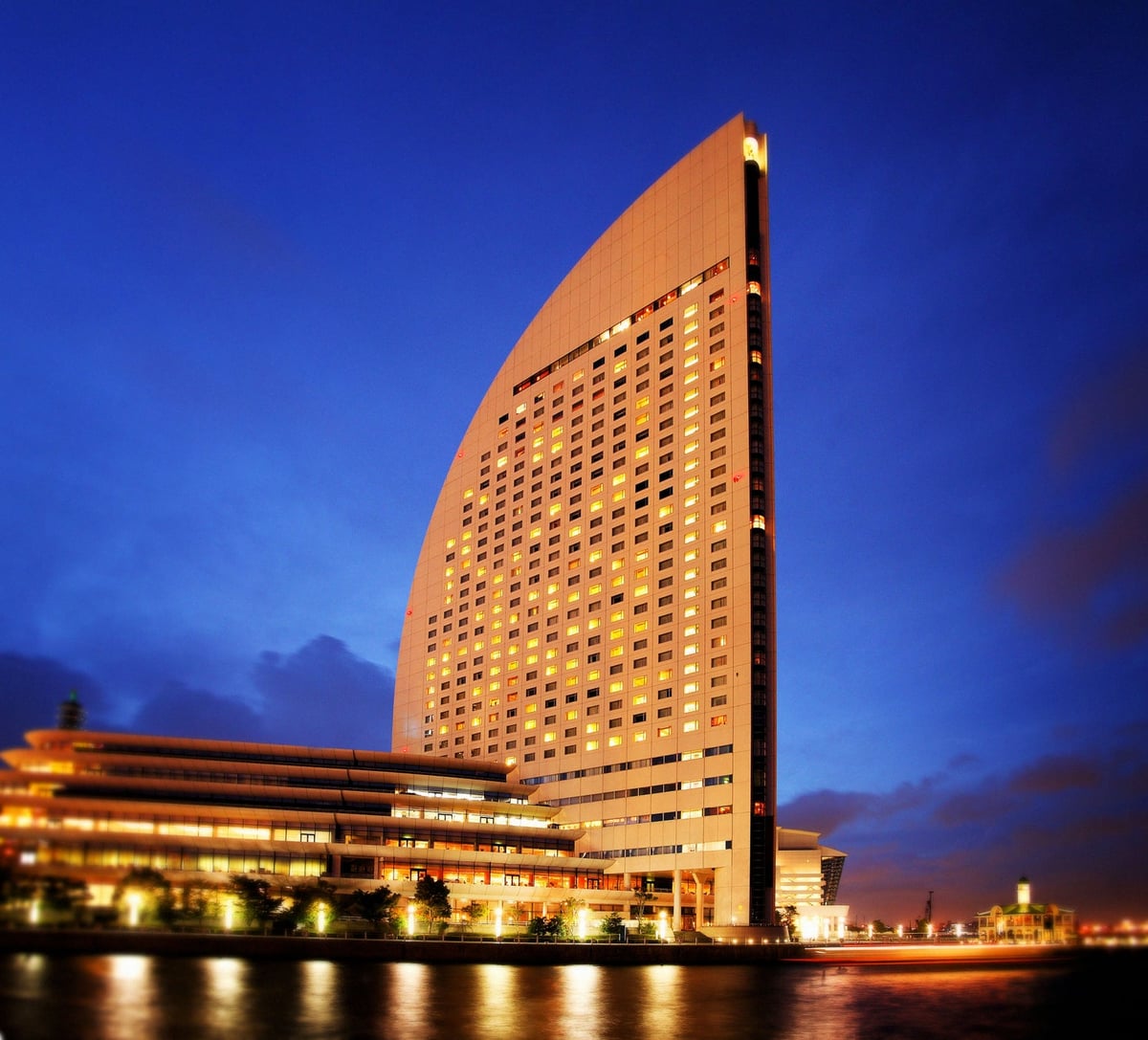 Yokohama Grand Intercontinental Hotel Offers Luxurious 2027 Osechi Three-Tiered Set
