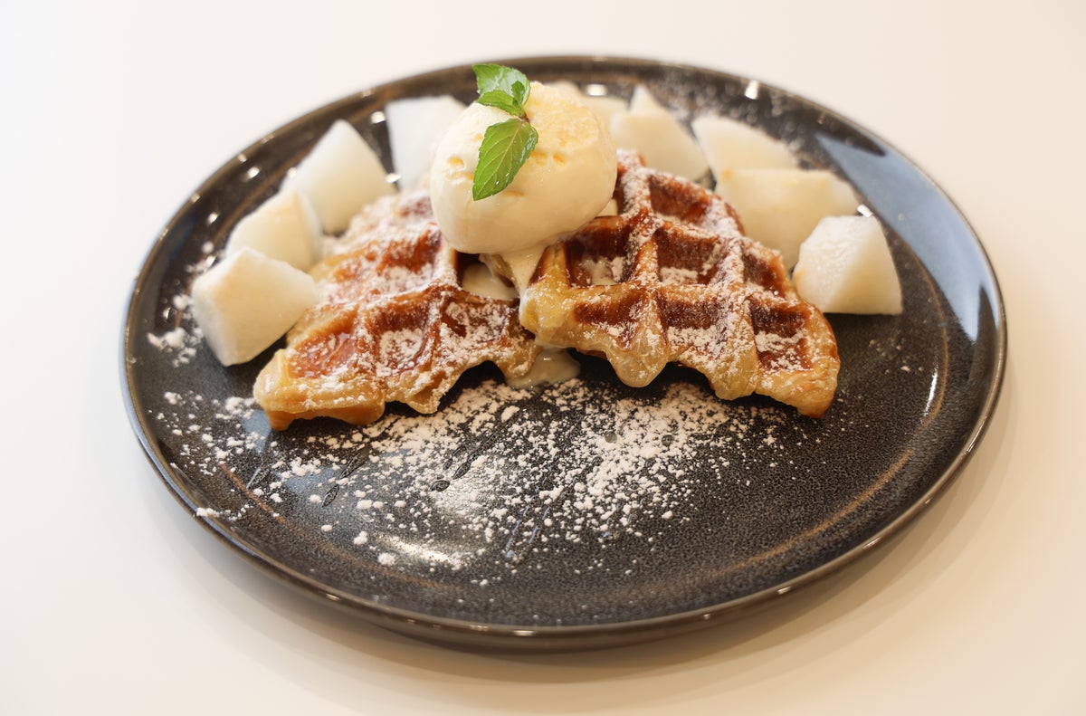 Enjoy the freshly baked texture of the recommended 'Special Croffle' at 07-MODULE.